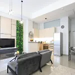 Envogue Living Larissa